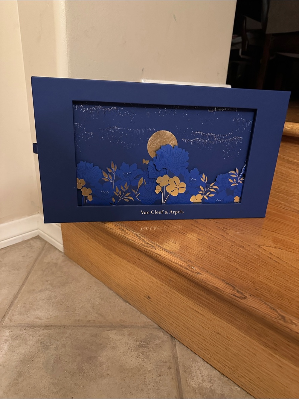 Van Cleef & Arpels Blue and Gold Floral mooncake storage box